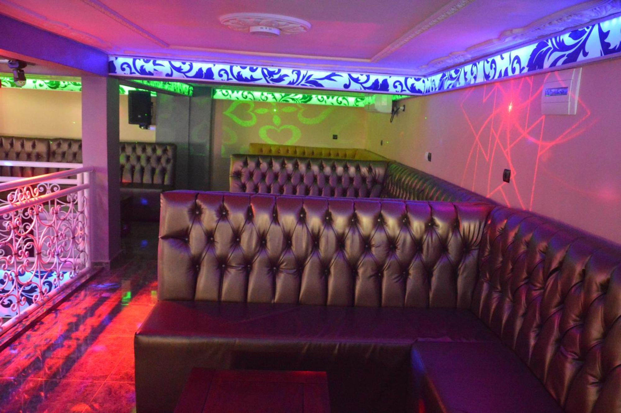 Nikita Hotel Yaounde Exterior photo