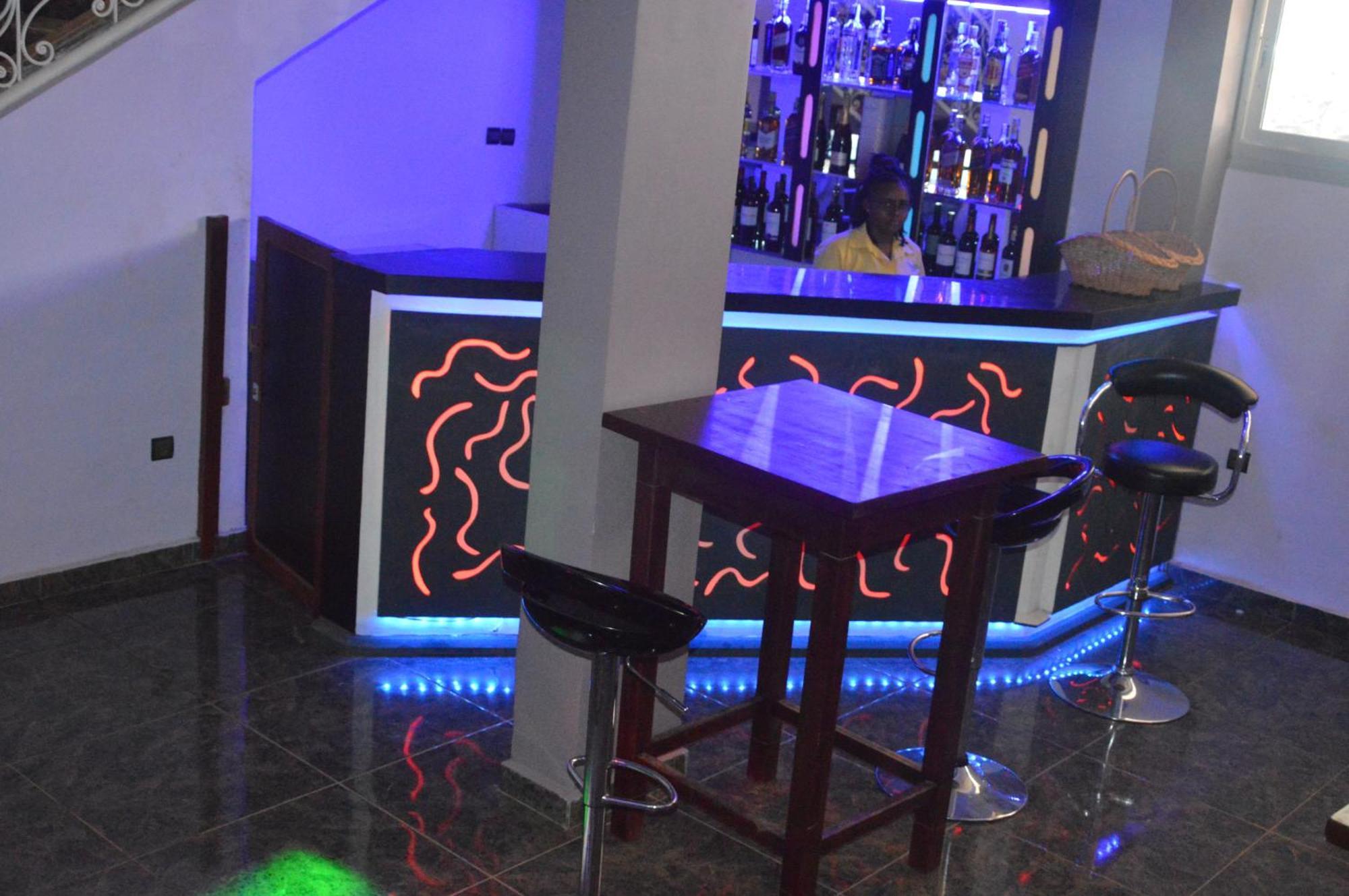 Nikita Hotel Yaounde Exterior photo